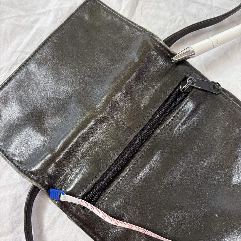 VTG Tusk Designer Black Leather Crossbody Bag Minimalist Chic Organizer Travel - Picture 8 of 9